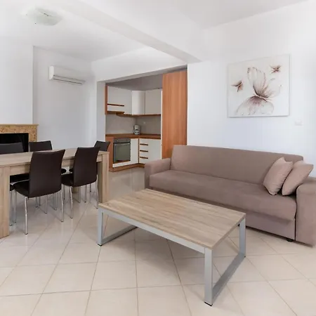 Casa Marinella بيت للعطل